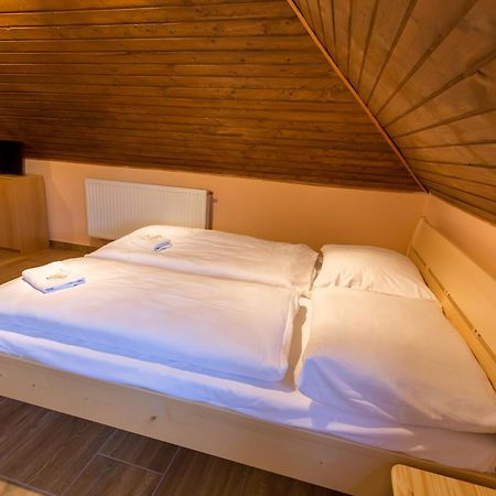 Hotel Penzion Šatovské lípy Esterno foto